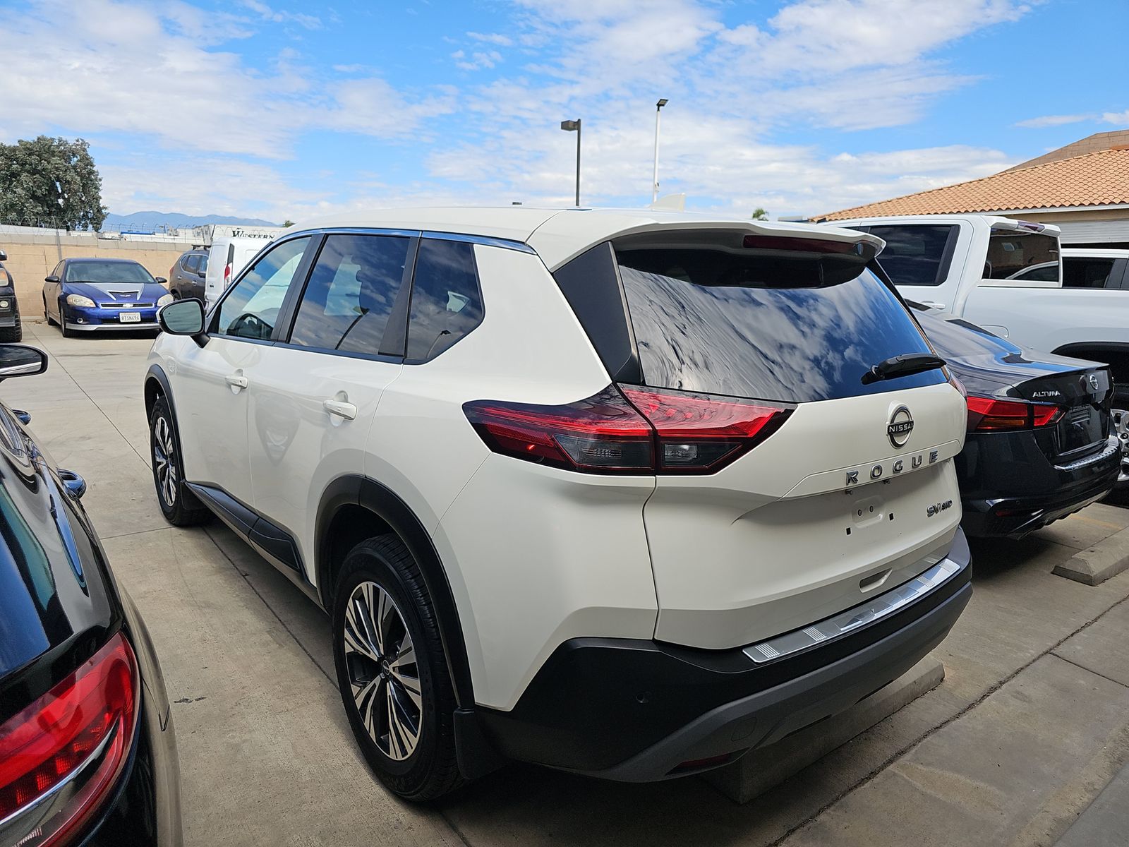 2022 Nissan Rogue SV AWD