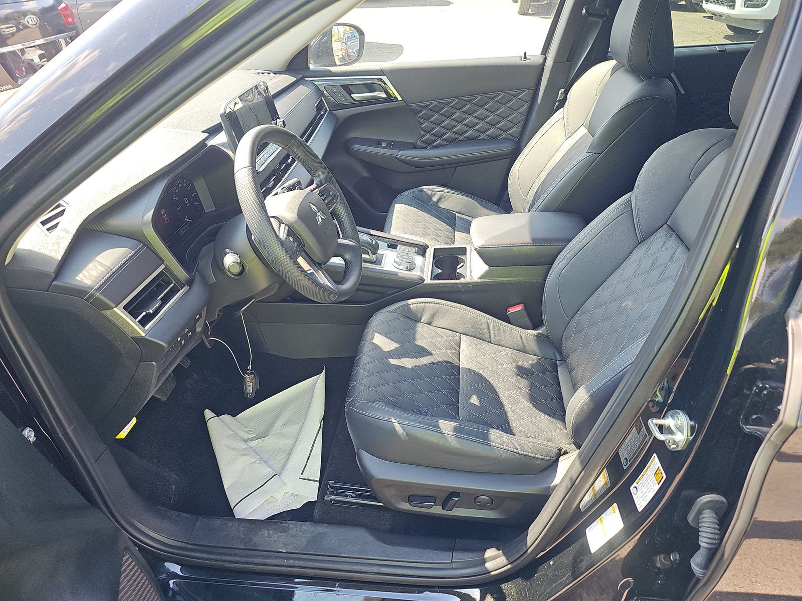 2023 Mitsubishi Outlander PHEV SEL AWD