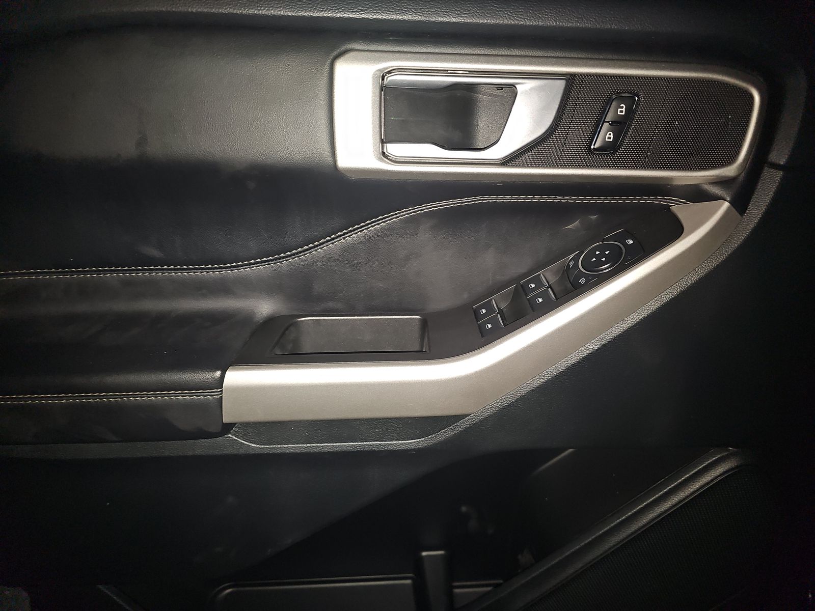 2024 Ford Explorer XLT RWD