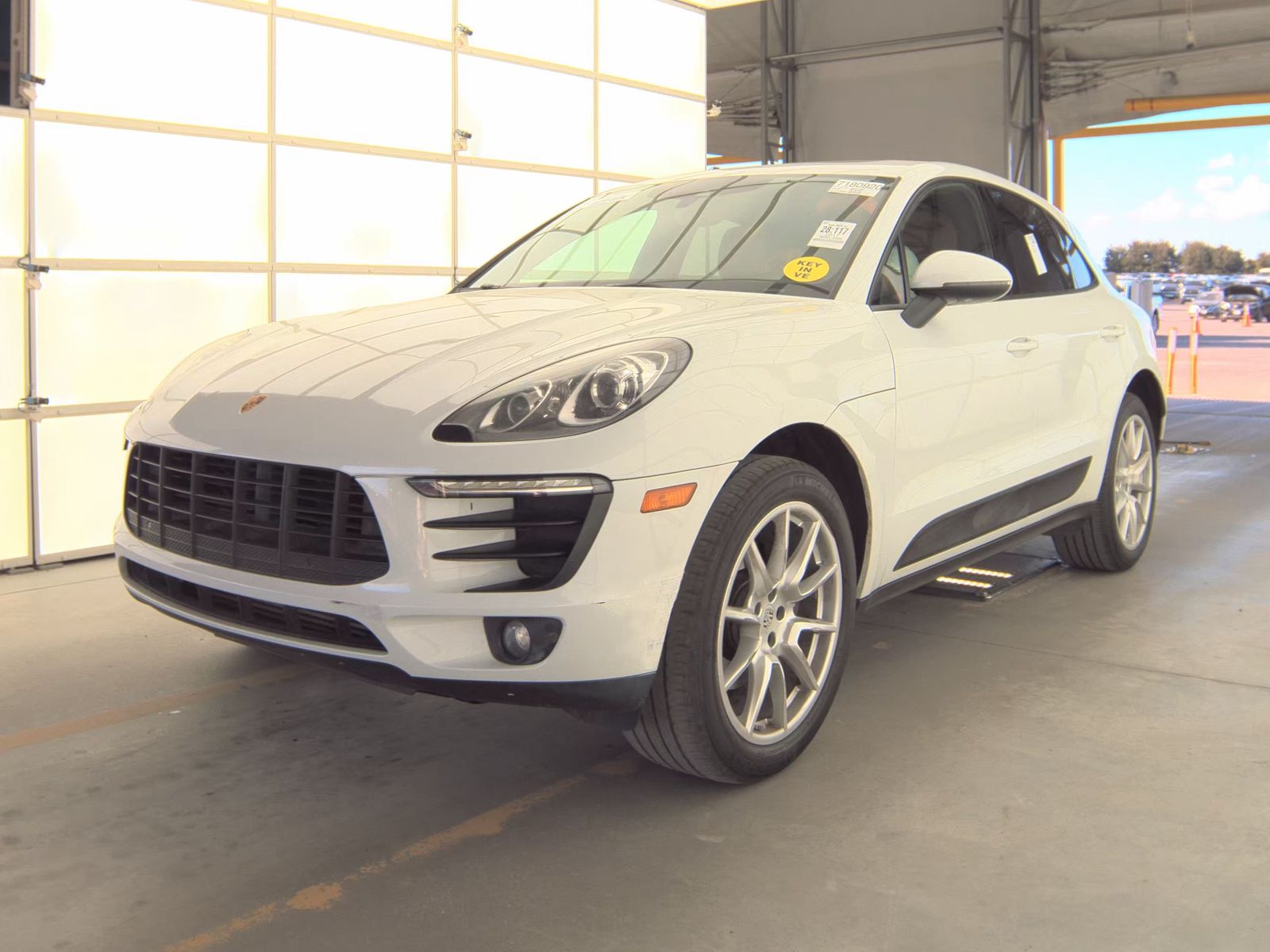 2017 Porsche Macan Base AWD