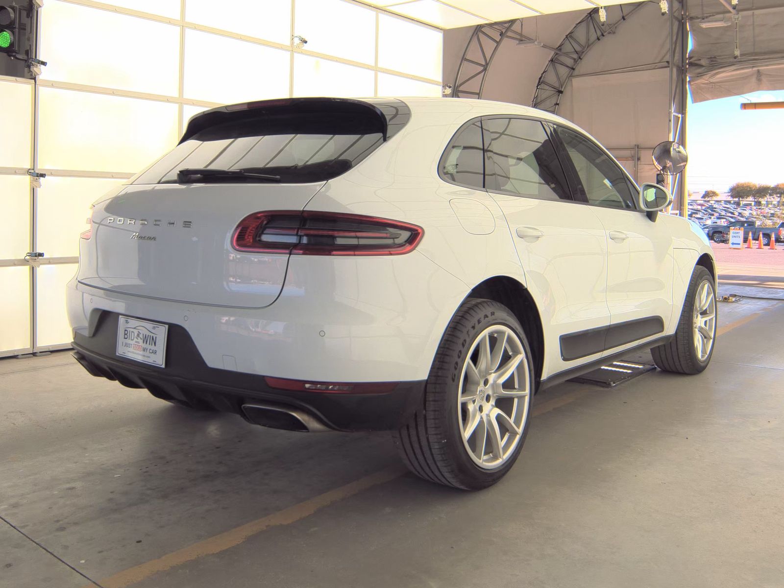2017 Porsche Macan Base AWD