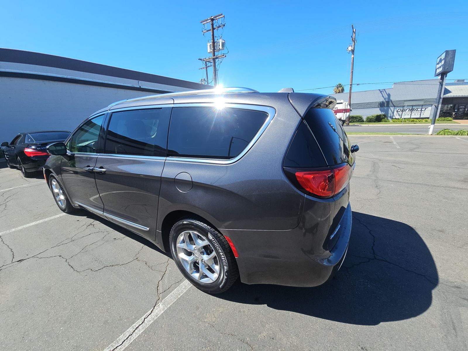 2019 Chrysler Pacifica Limited FWD