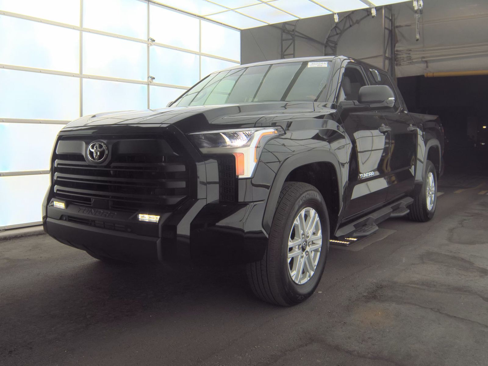 2025 Toyota Tundra SR5 AWD