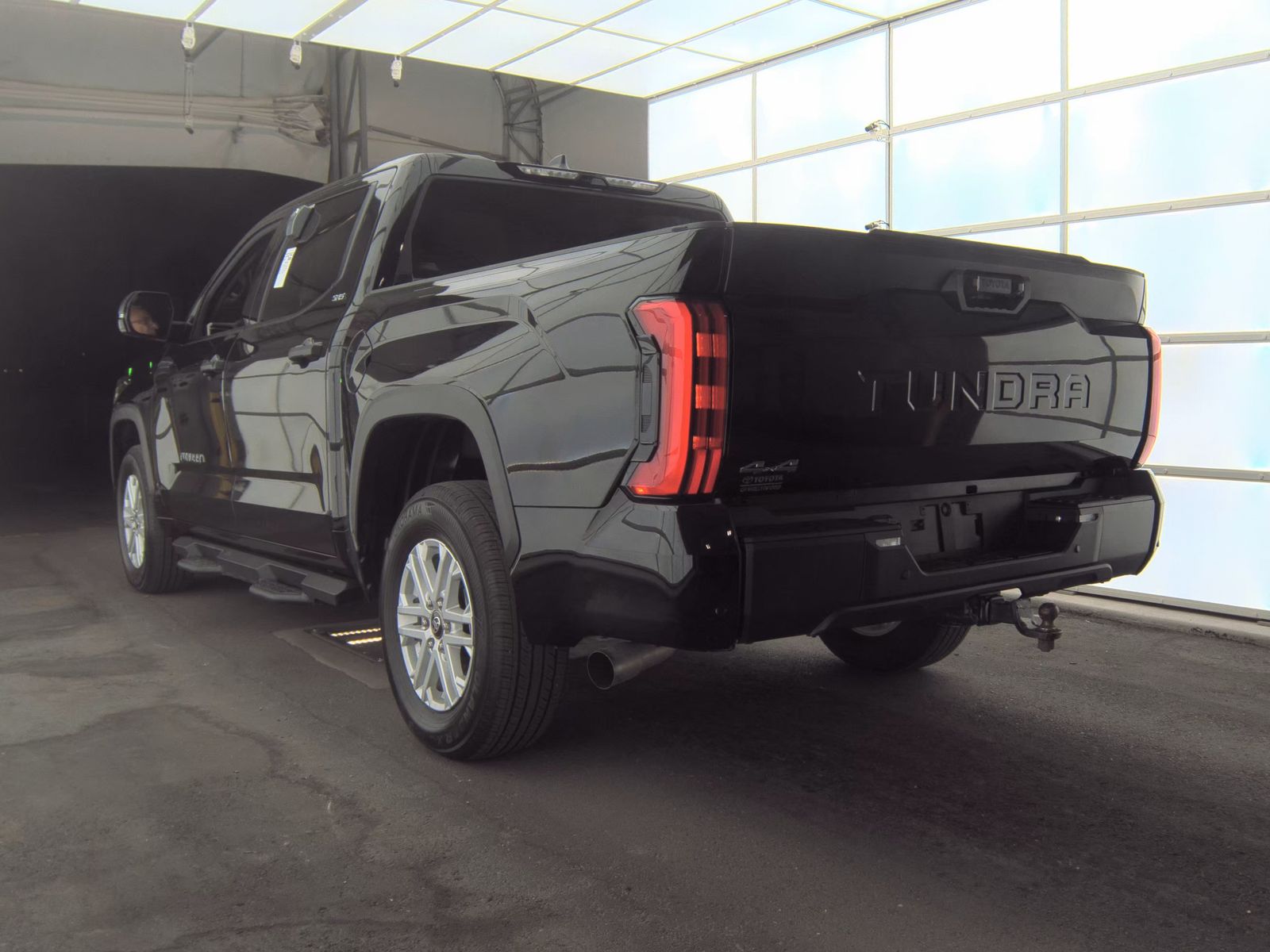 2025 Toyota Tundra SR5 AWD