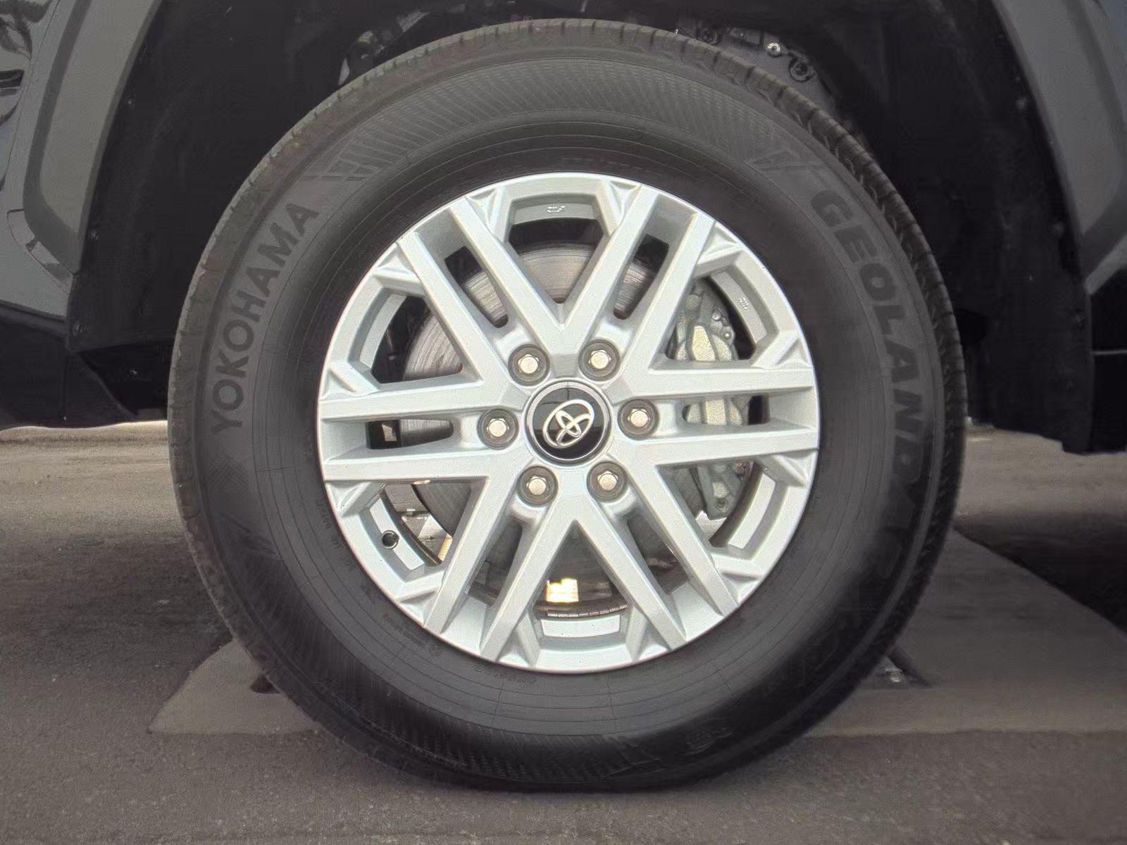 2025 Toyota Tundra SR5 AWD