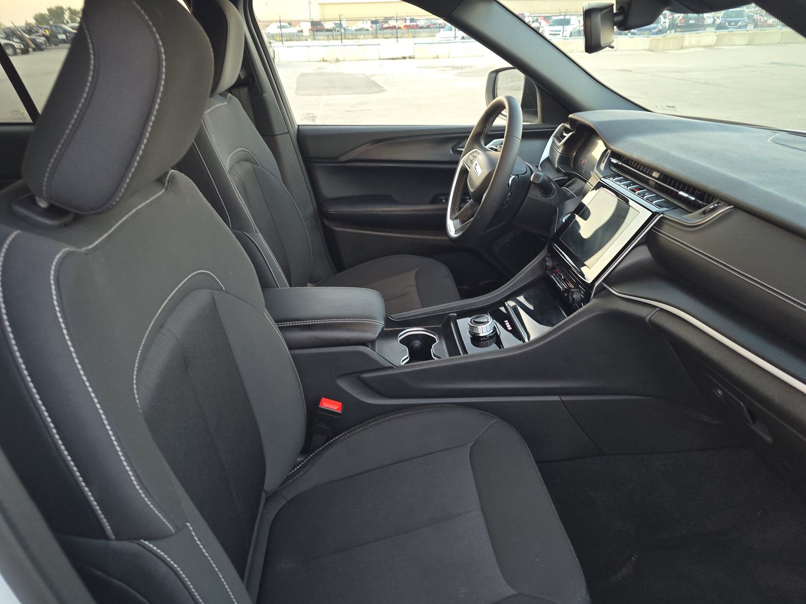 2024 Jeep Grand Cherokee Laredo X RWD