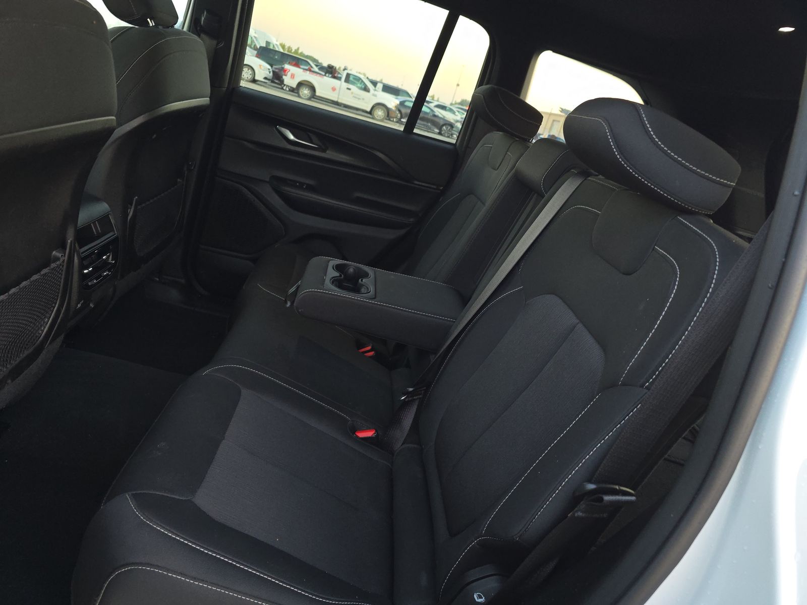 2024 Jeep Grand Cherokee Laredo X RWD