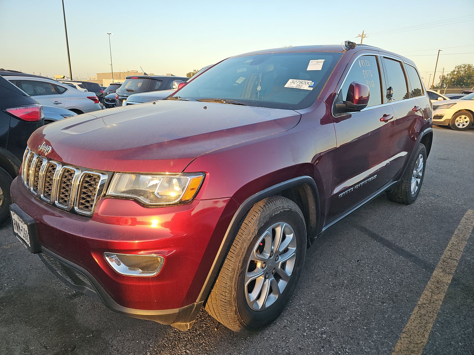 2022 Jeep Grand Cherokee Laredo E RWD