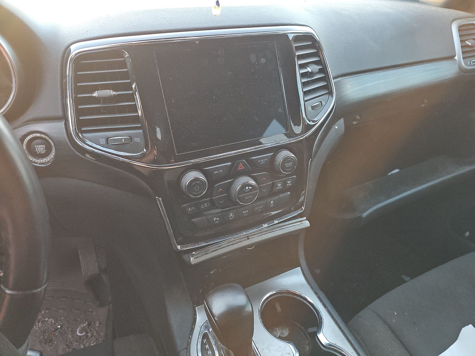 2022 Jeep Grand Cherokee Laredo E RWD
