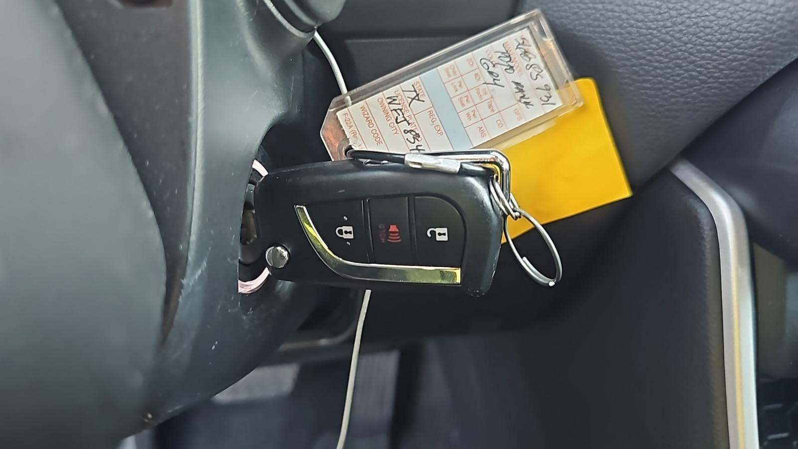 2025 Toyota RAV4 LE FWD