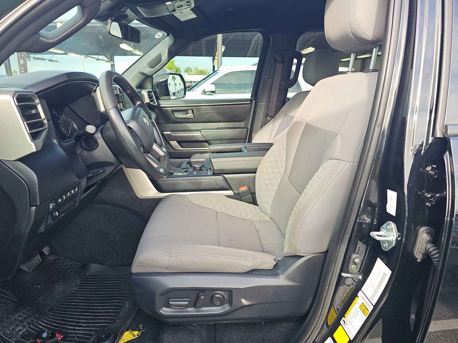 2025 Toyota Tundra SR5 AWD