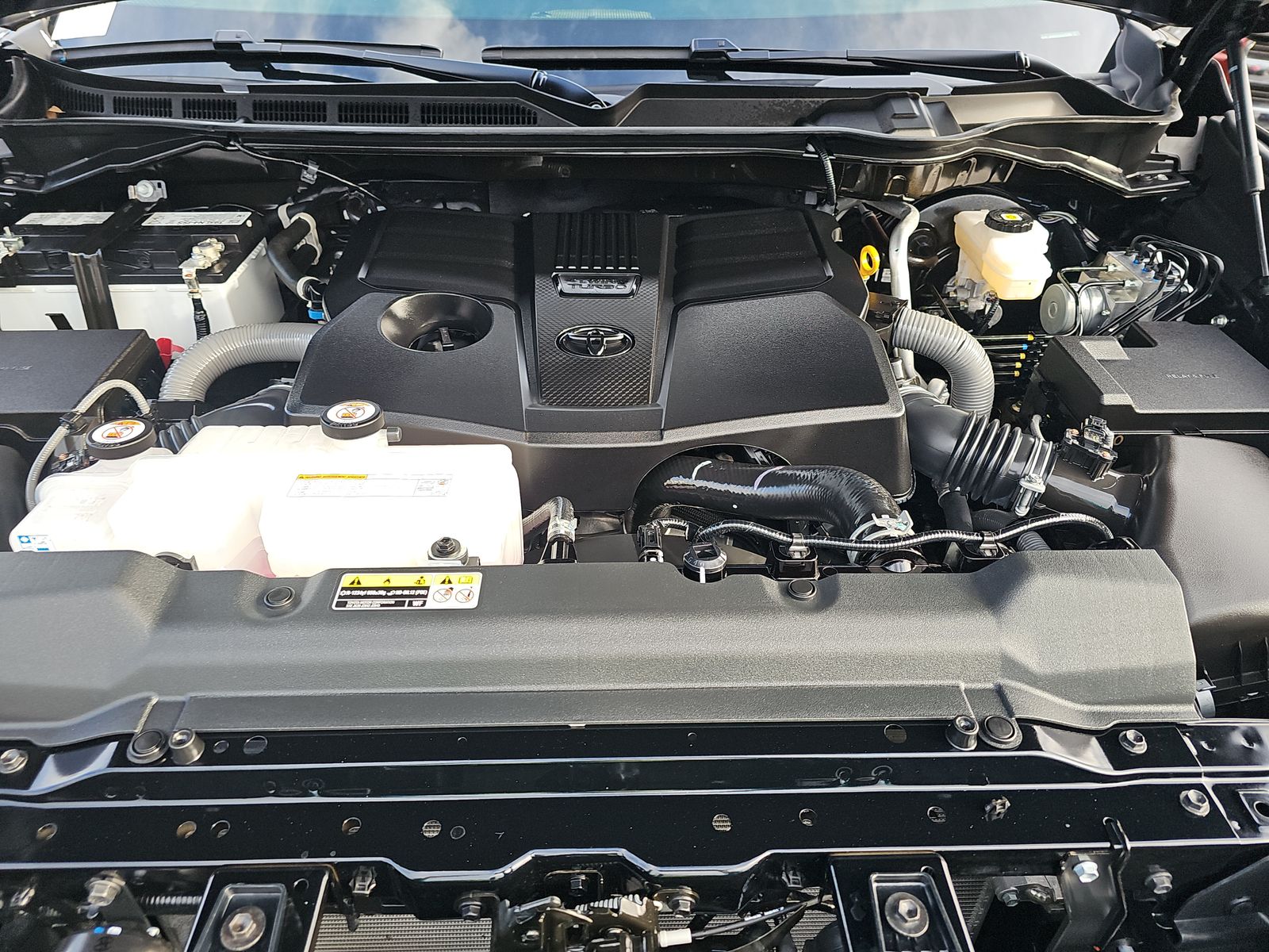 2025 Toyota Tundra SR5 AWD