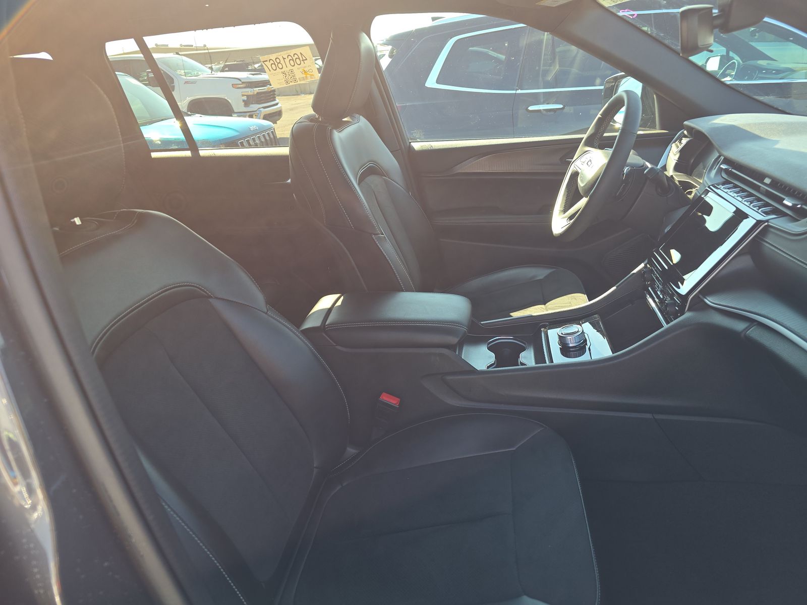 2024 Jeep Grand Cherokee Altitude AWD