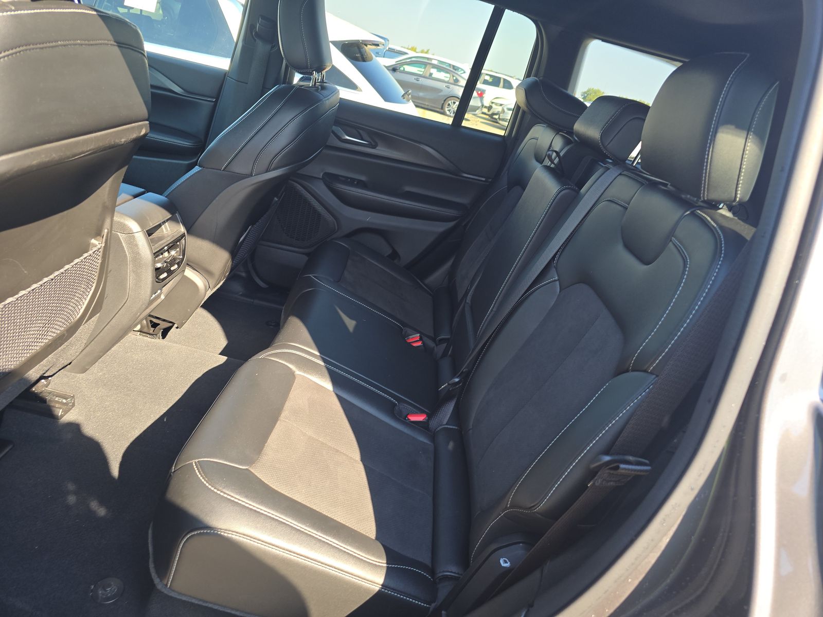 2024 Jeep Grand Cherokee Altitude AWD