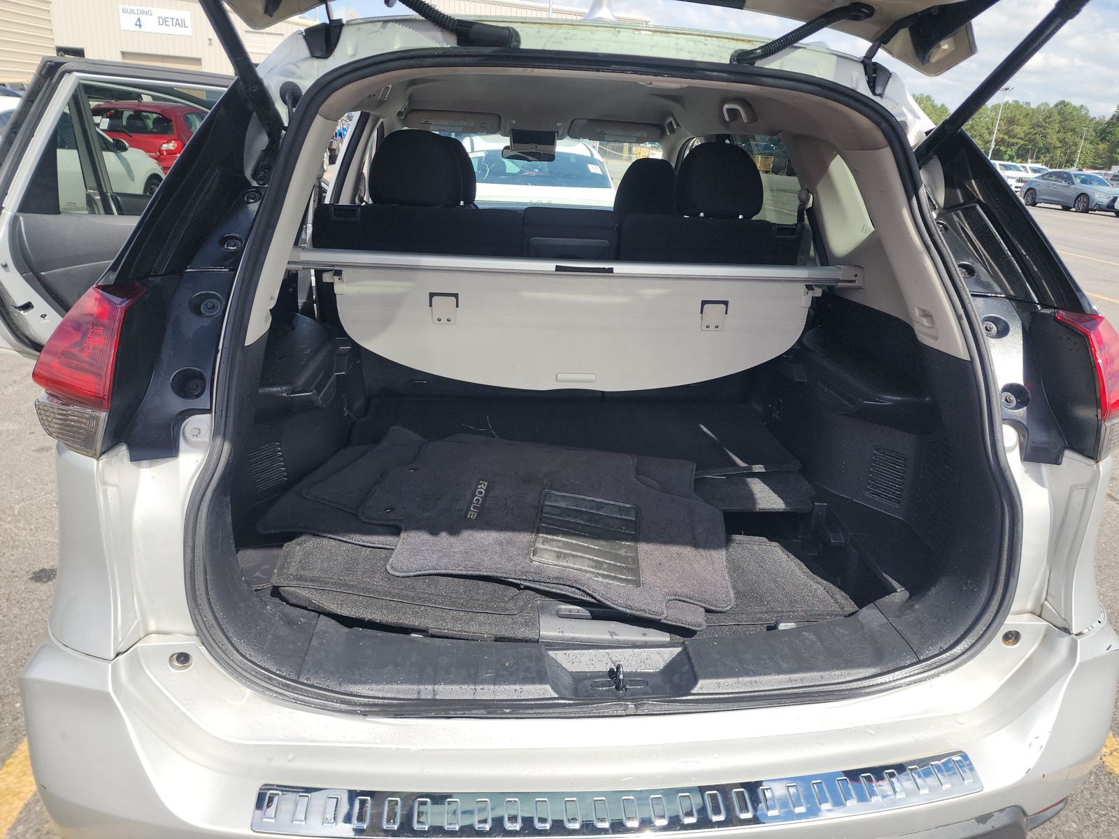 2018 Nissan Rogue SV FWD