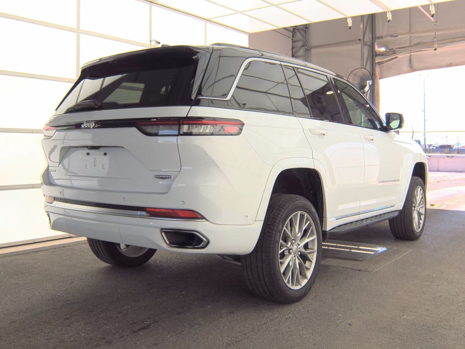 2024 Jeep Grand Cherokee Summit AWD