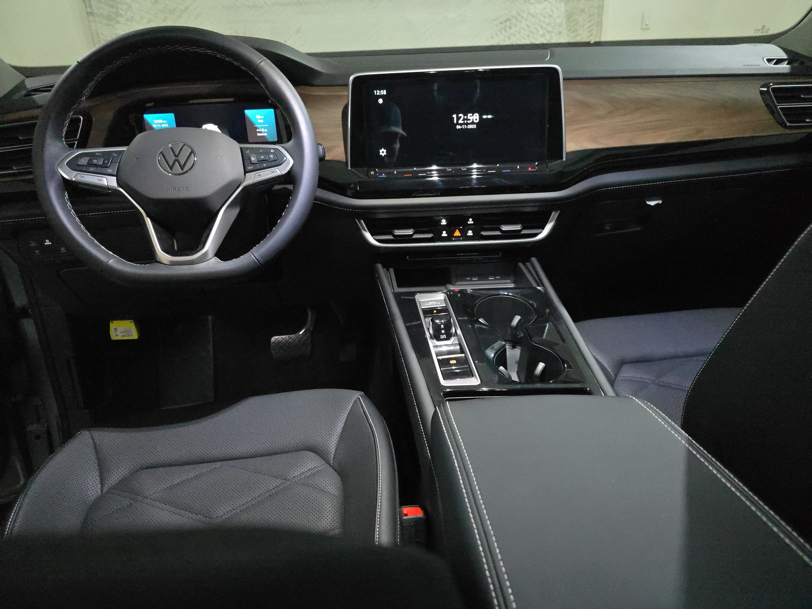 2024 Volkswagen Atlas 2.0T SE FWD