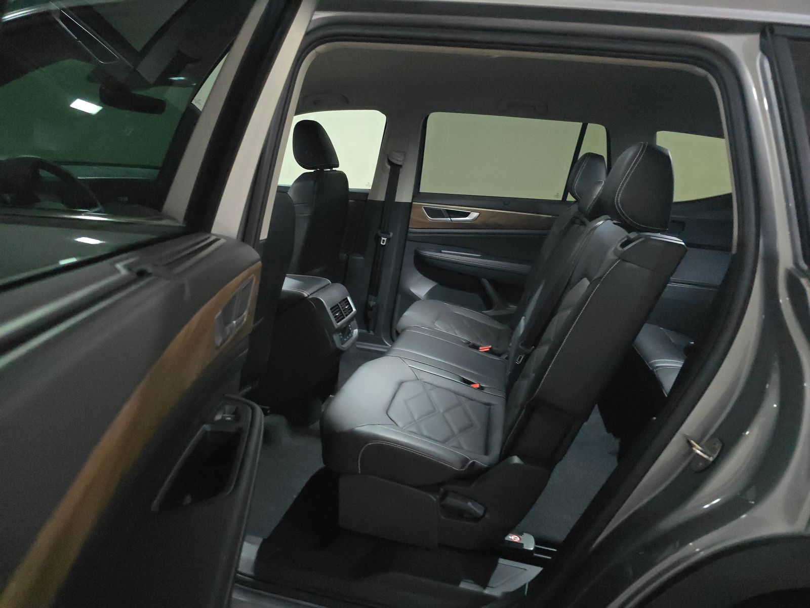 2024 Volkswagen Atlas 2.0T SE FWD