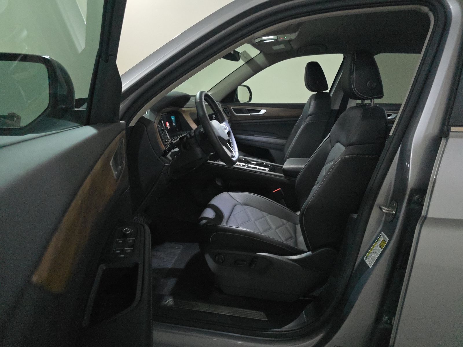 2024 Volkswagen Atlas 2.0T SE FWD