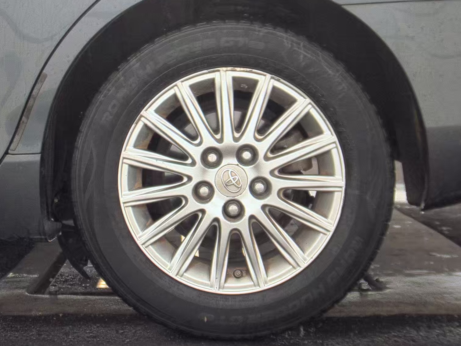 2011 Toyota Camry LE FWD