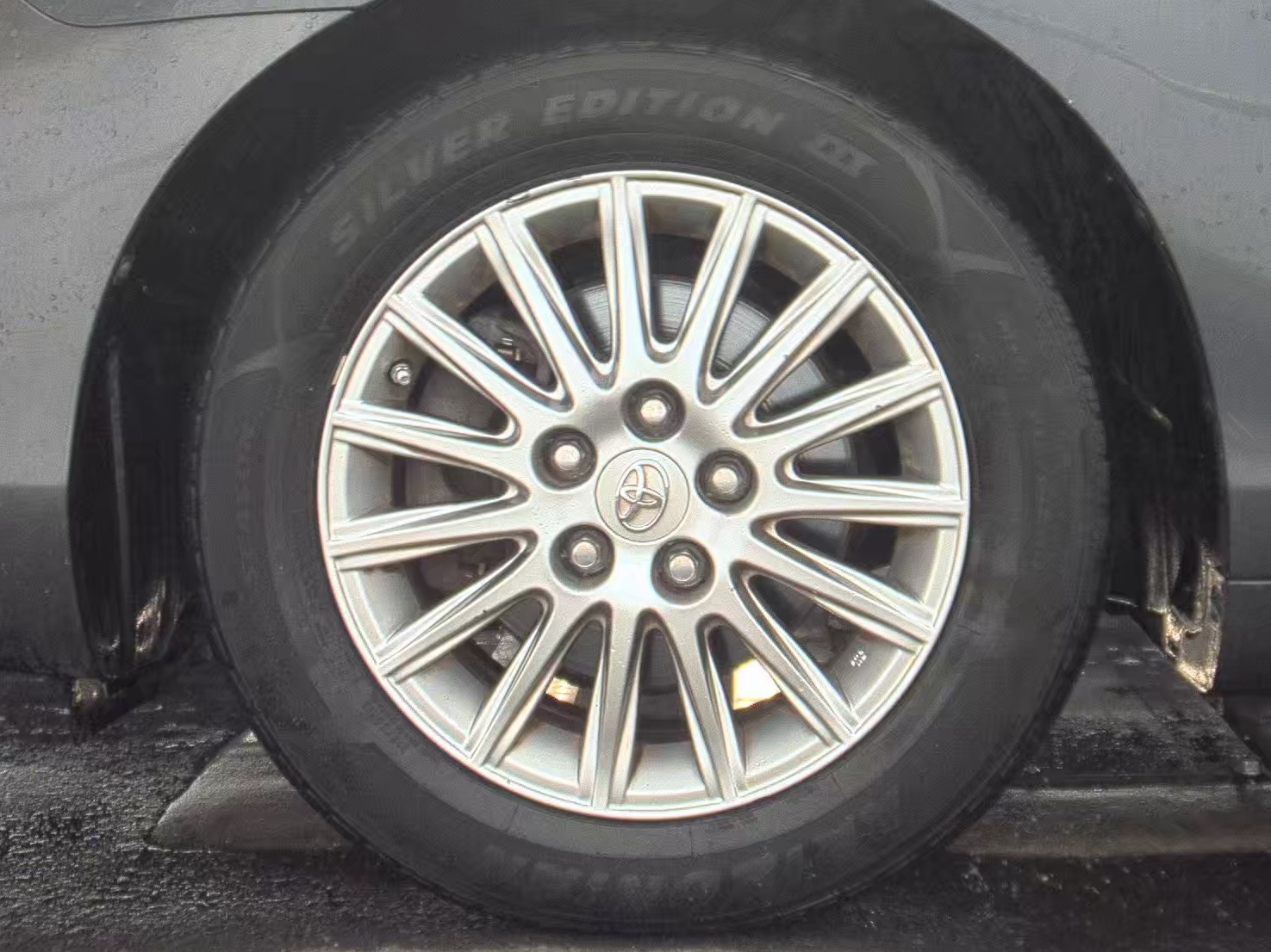 2011 Toyota Camry LE FWD