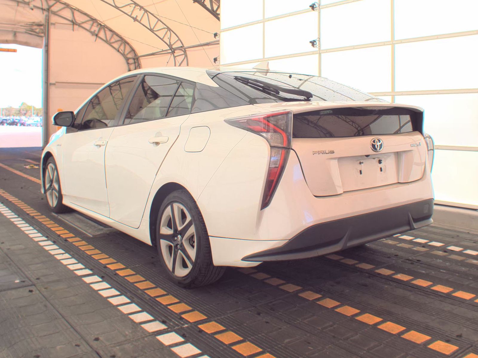 2017 Toyota Prius Three Touring FWD