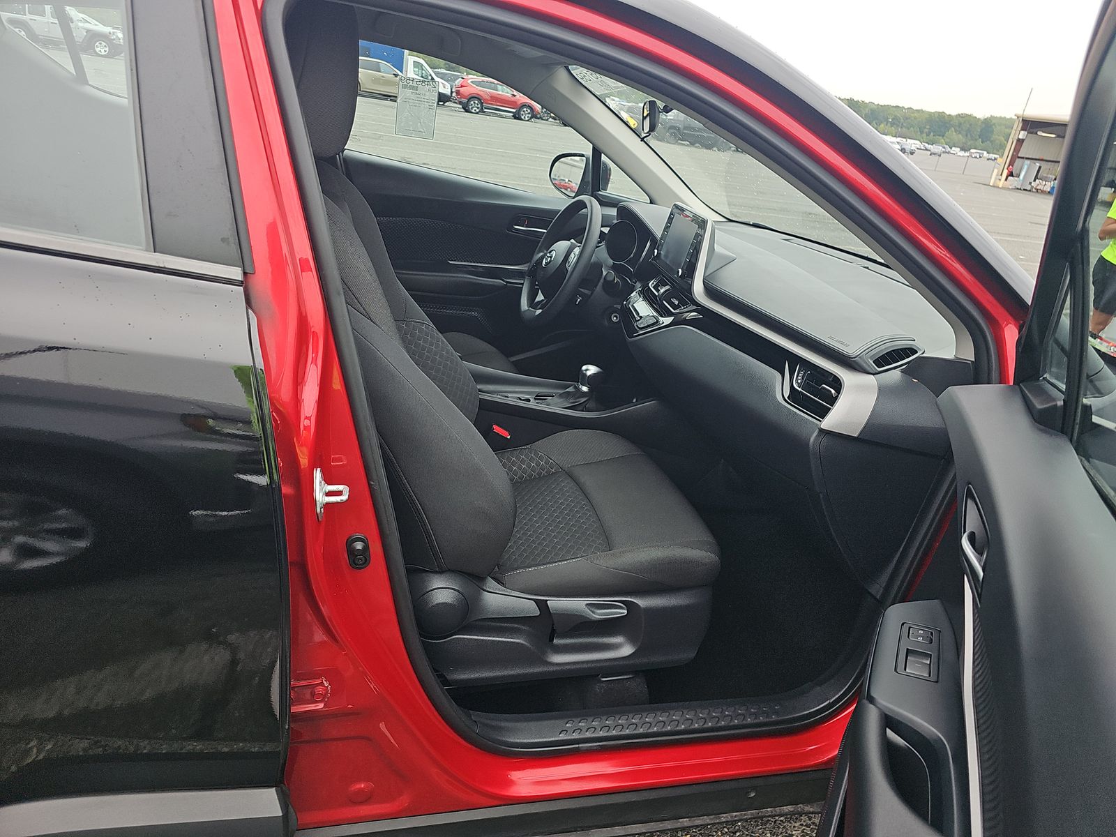 2020 Toyota C-HR LE FWD