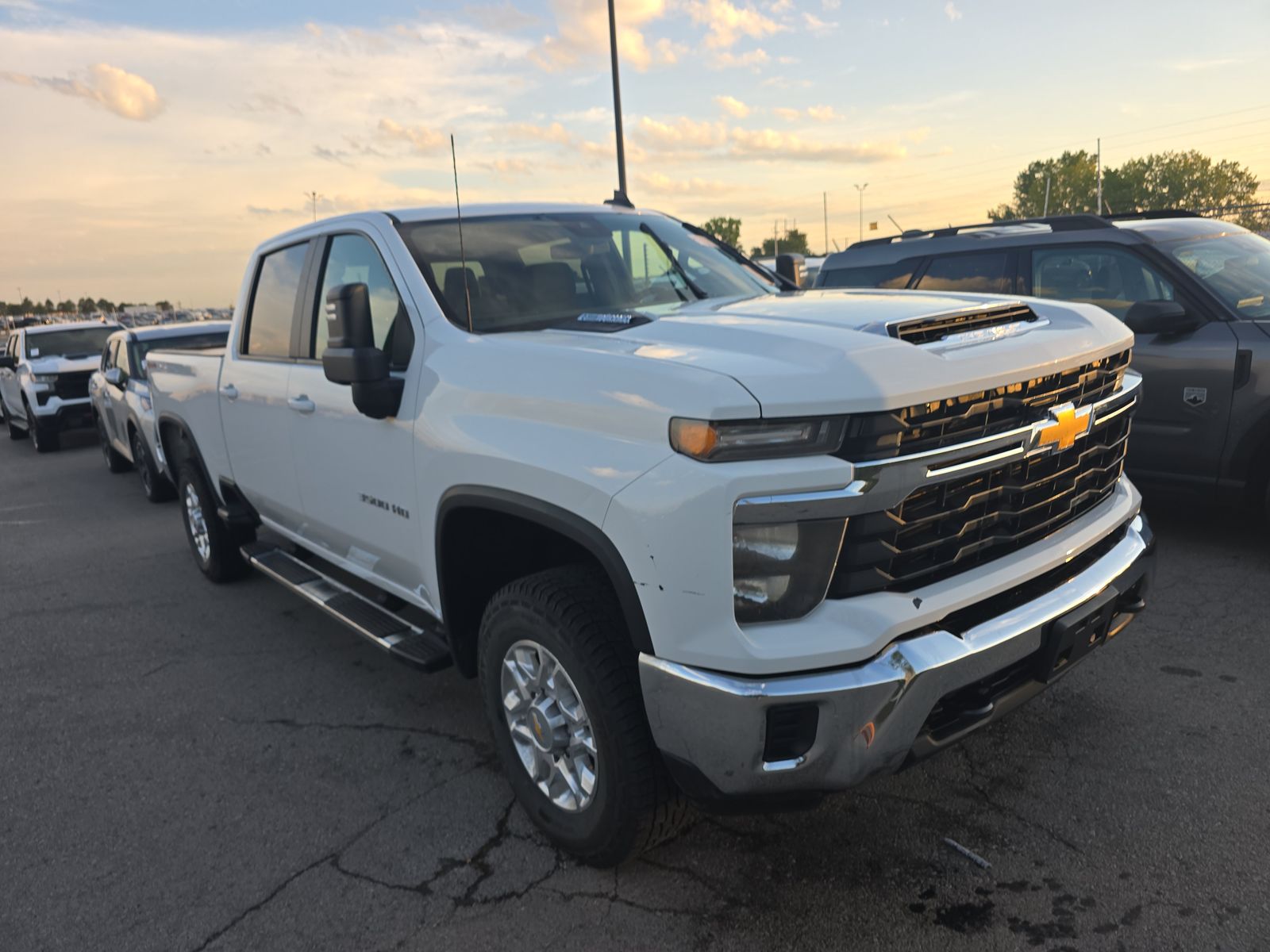 2024 Chevrolet Silverado 3500HD LT AWD