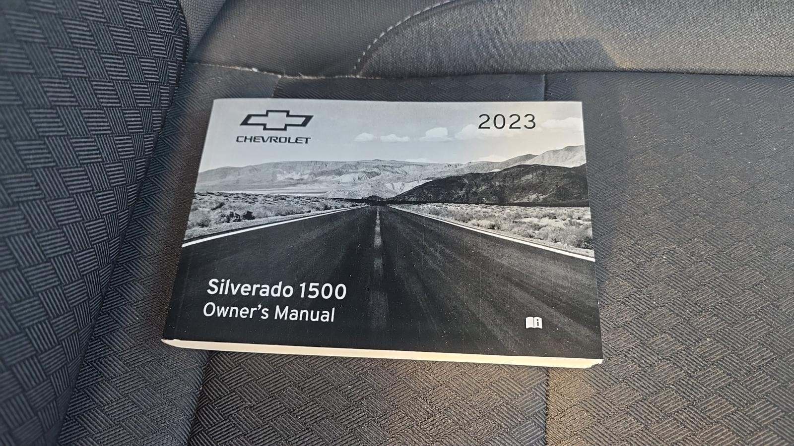 2023 Chevrolet Silverado 1500 Custom AWD