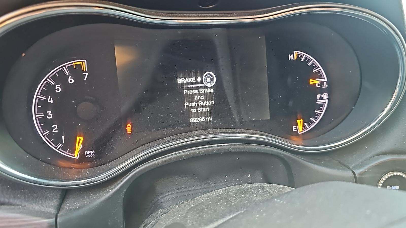 2022 Jeep Grand Cherokee Laredo E RWD