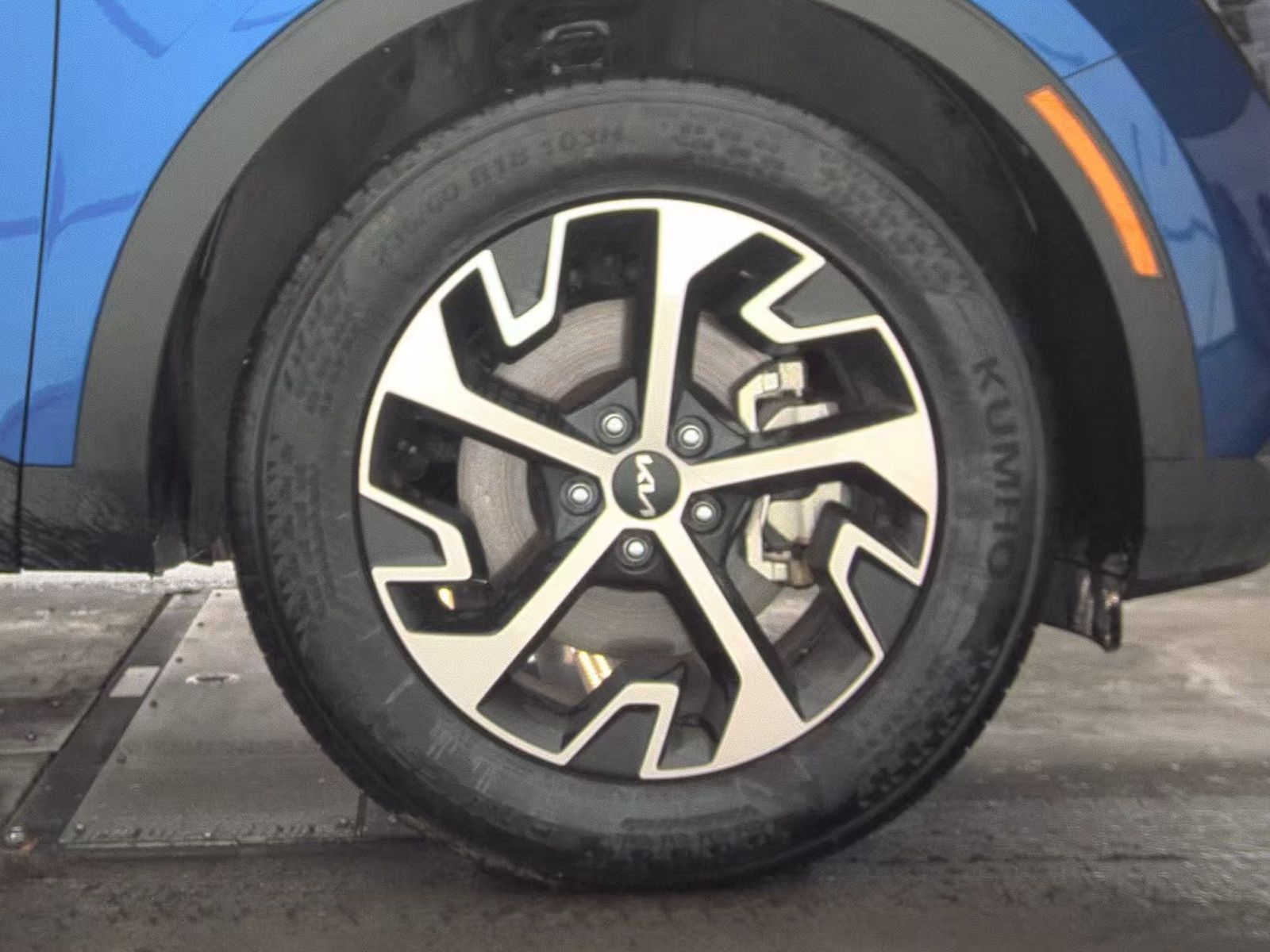 2025 Kia Sportage EX AWD