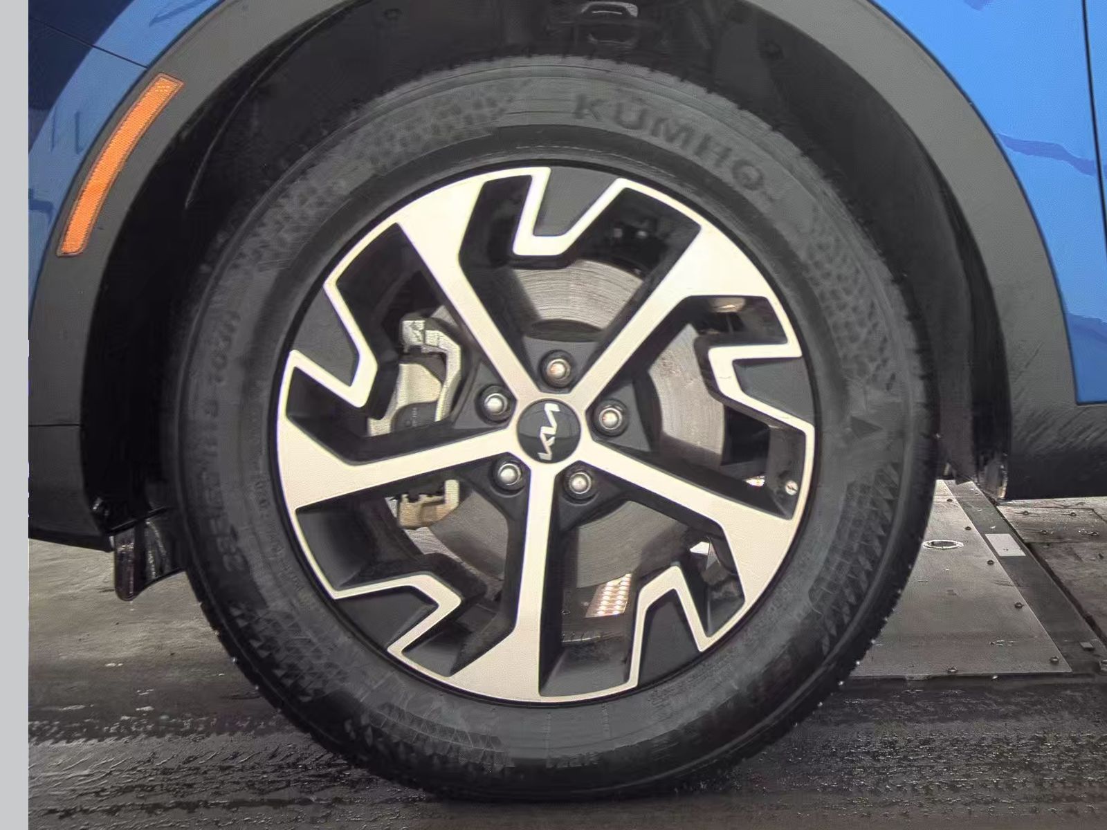 2025 Kia Sportage EX AWD