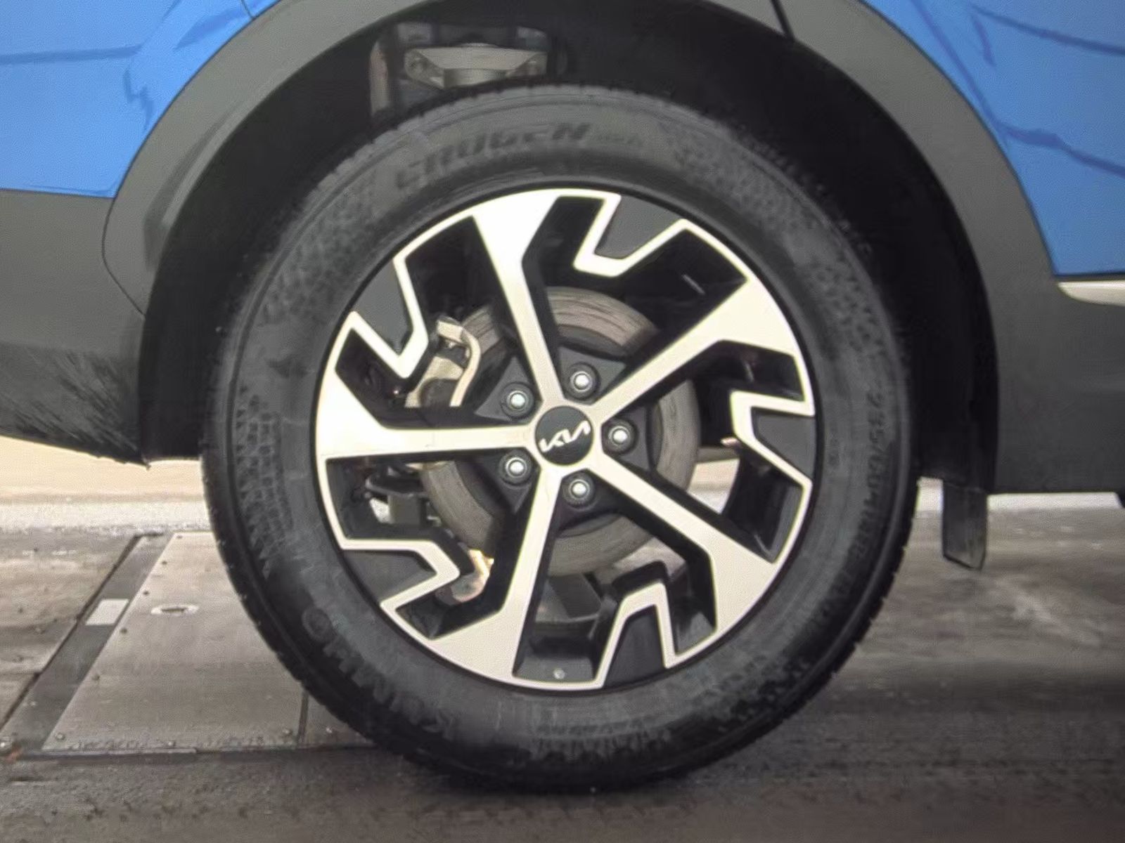 2025 Kia Sportage EX AWD