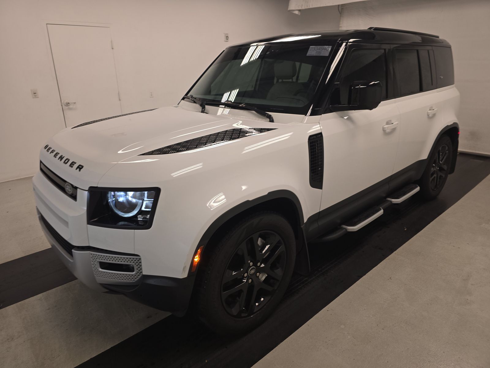 2023 Land Rover Defender 110 SE AWD