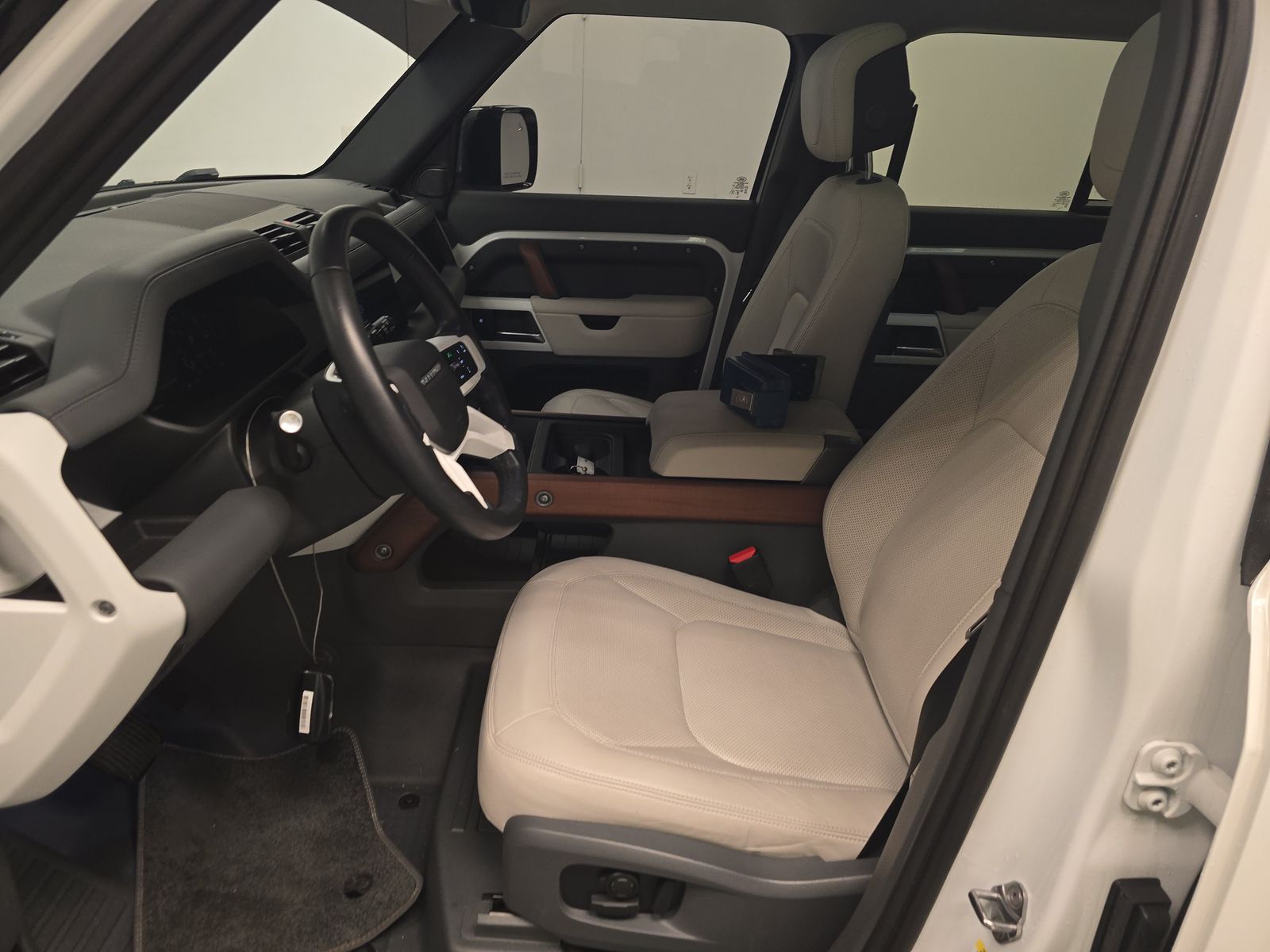 2023 Land Rover Defender 110 SE AWD