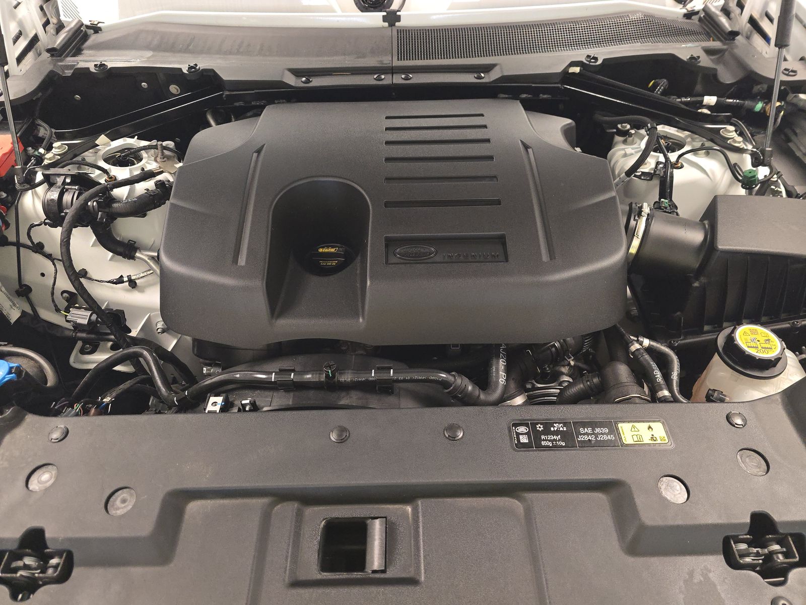 2023 Land Rover Defender 110 SE AWD