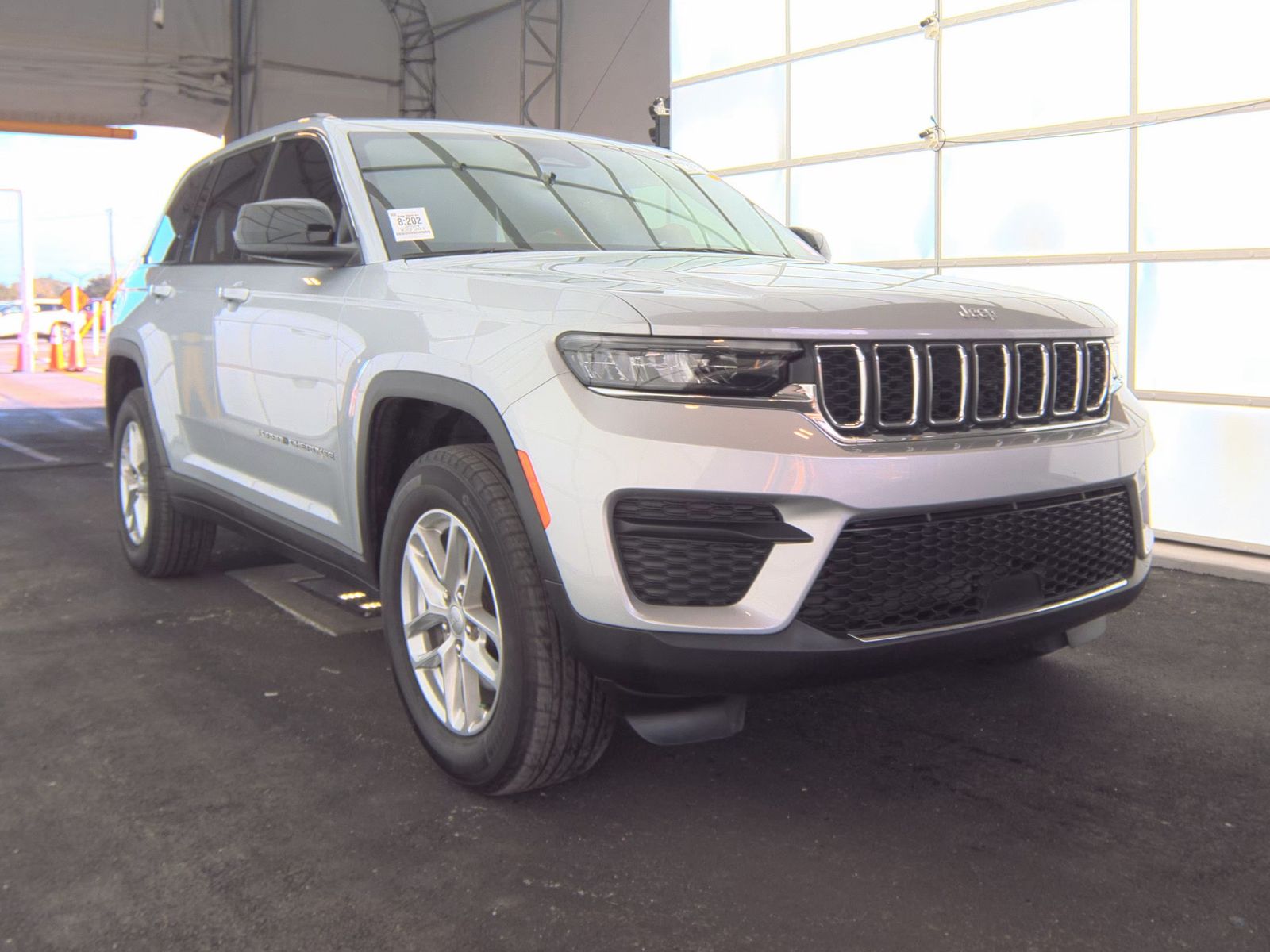 2024 Jeep Grand Cherokee Laredo X AWD