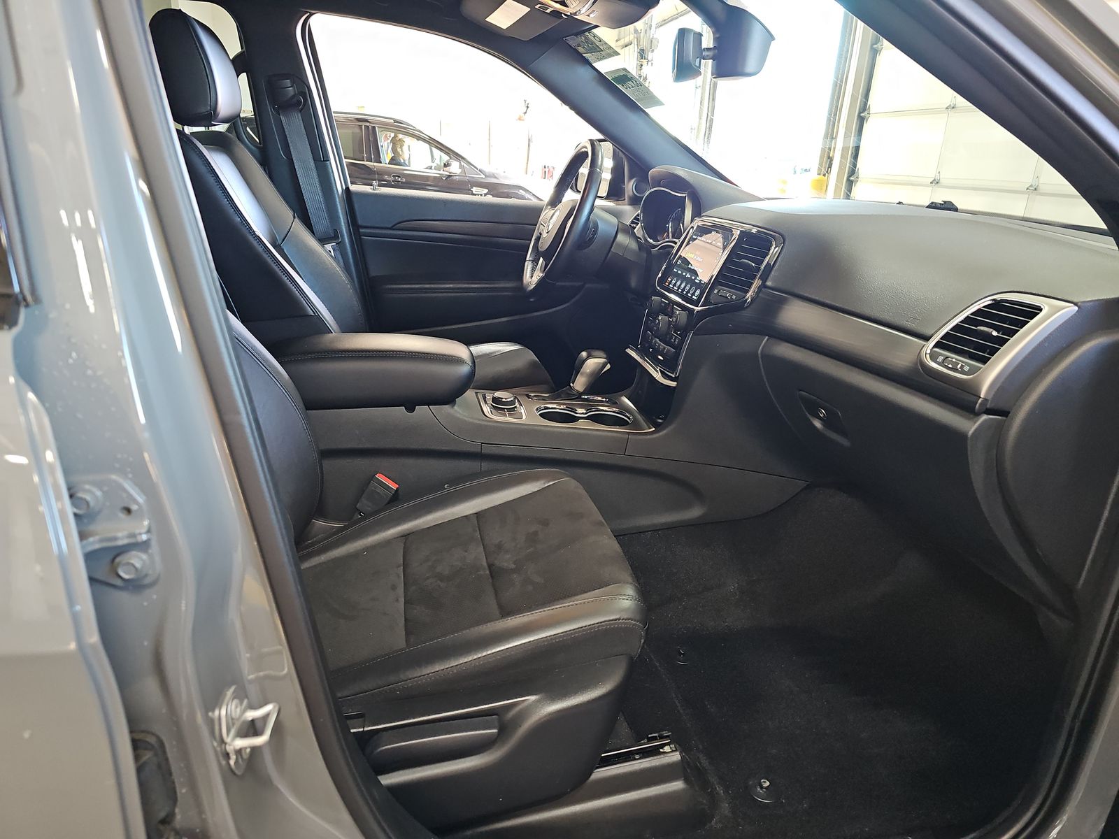 2022 Jeep Grand Cherokee Laredo X AWD