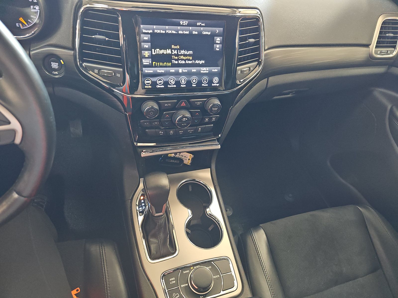 2022 Jeep Grand Cherokee Laredo X AWD