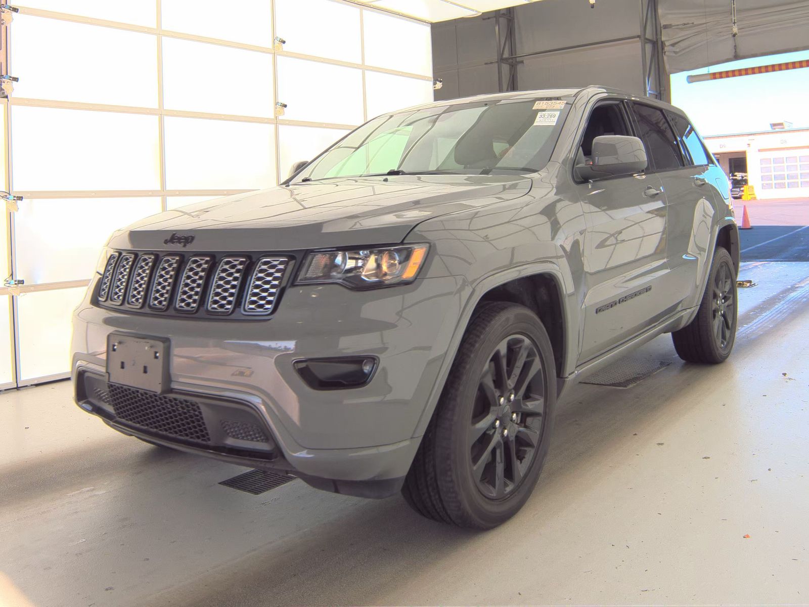 2022 Jeep Grand Cherokee Laredo X AWD