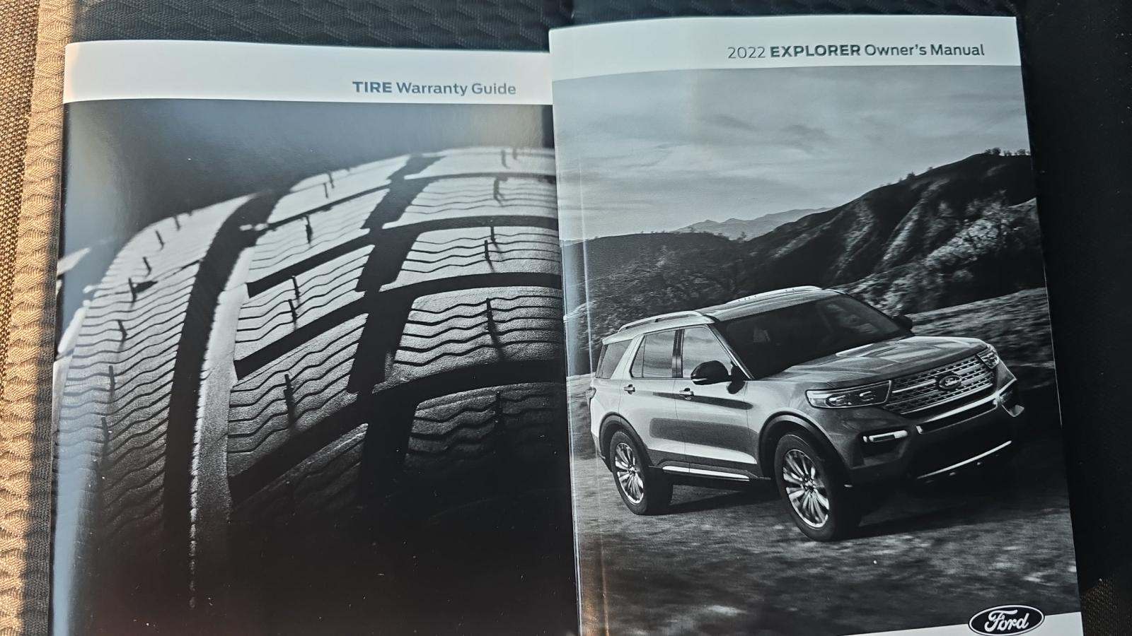 2022 Ford Explorer XLT RWD