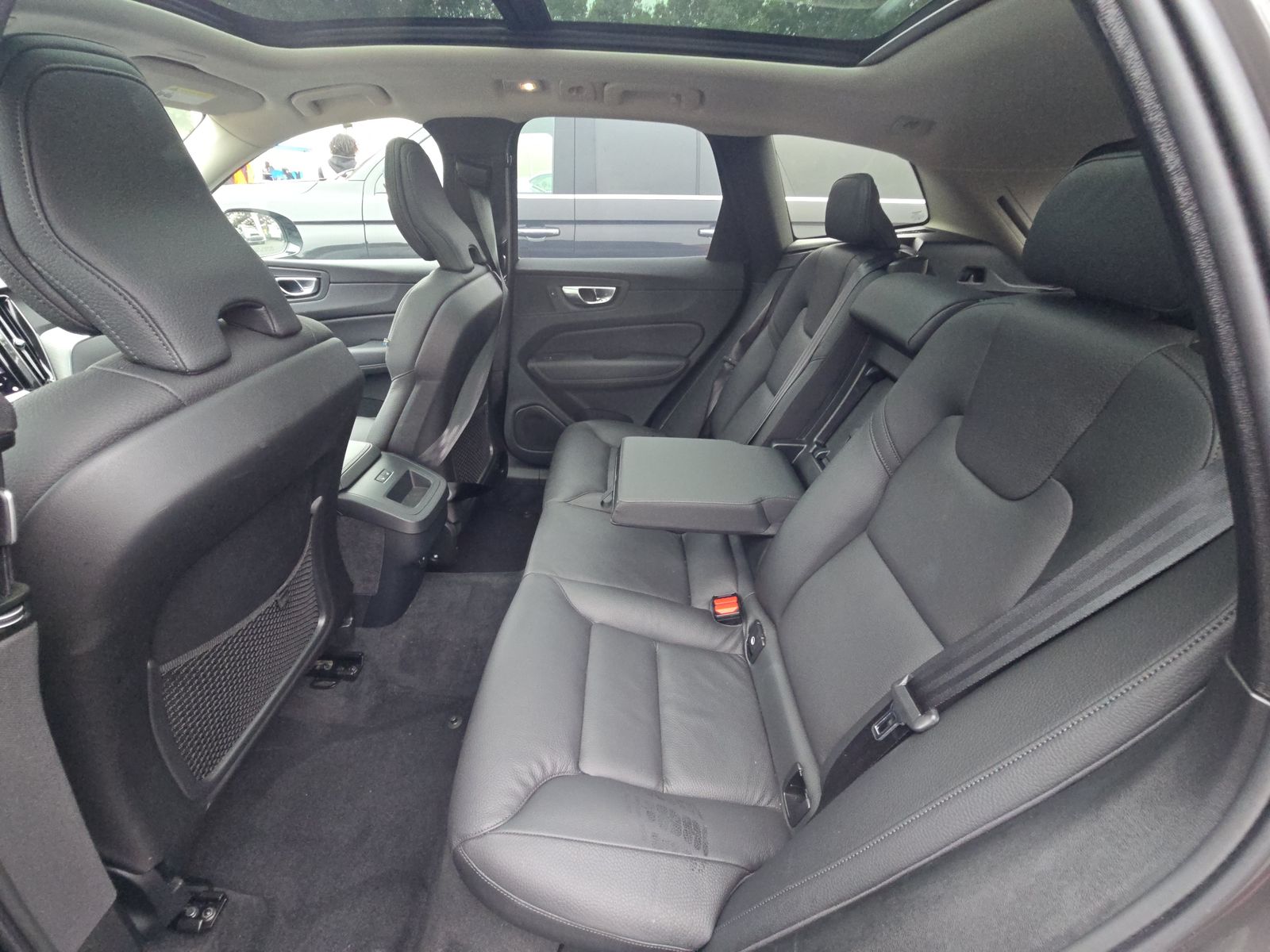 2025 Volvo XC60 B5 Plus AWD