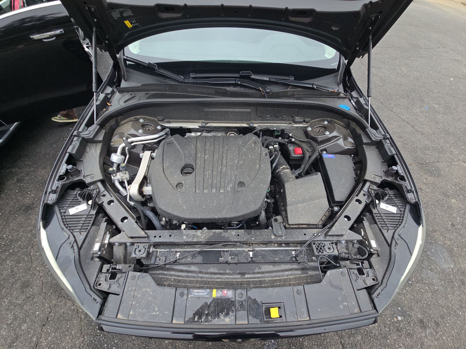 2025 Volvo XC60 B5 Plus AWD