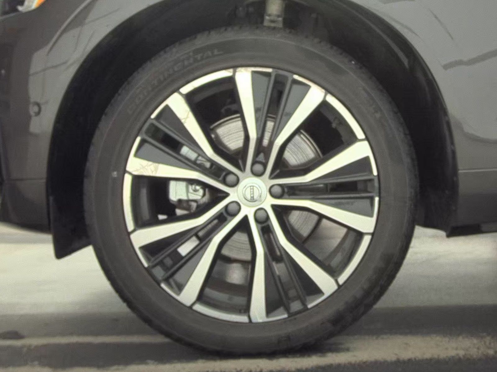 2025 Volvo XC60 B5 Plus AWD