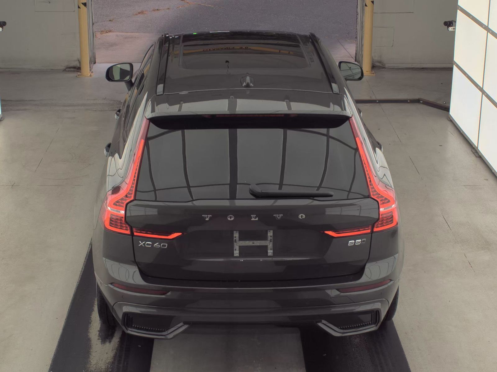 2025 Volvo XC60 B5 Plus AWD