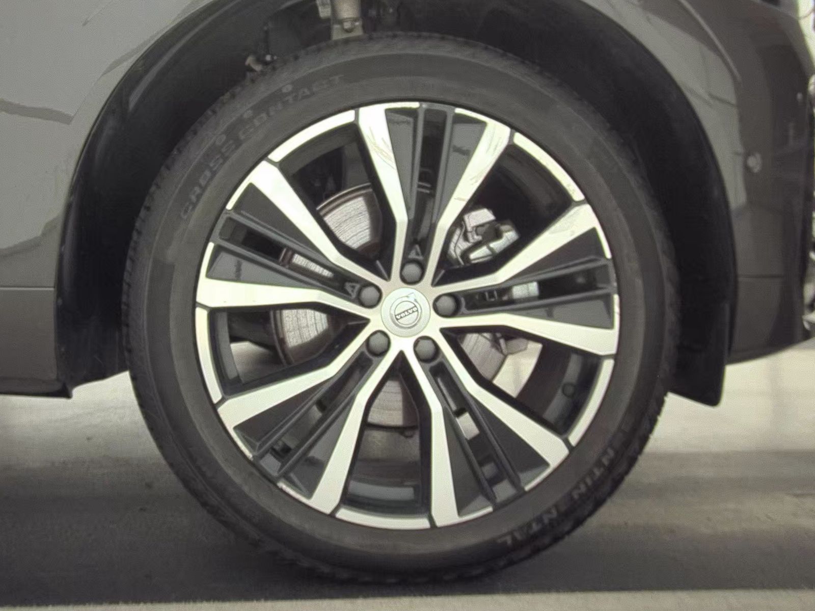 2025 Volvo XC60 B5 Plus AWD