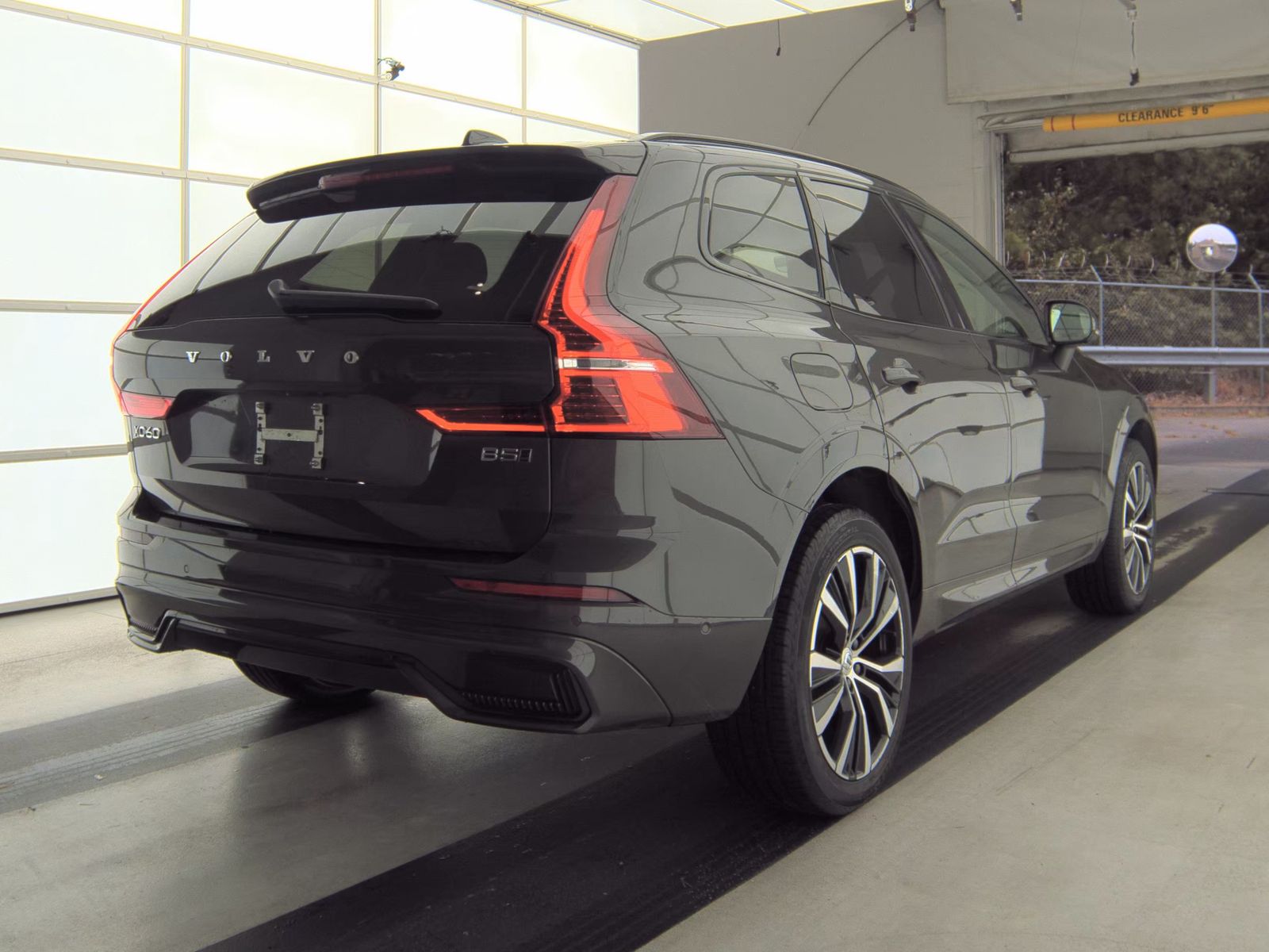 2025 Volvo XC60 B5 Plus AWD