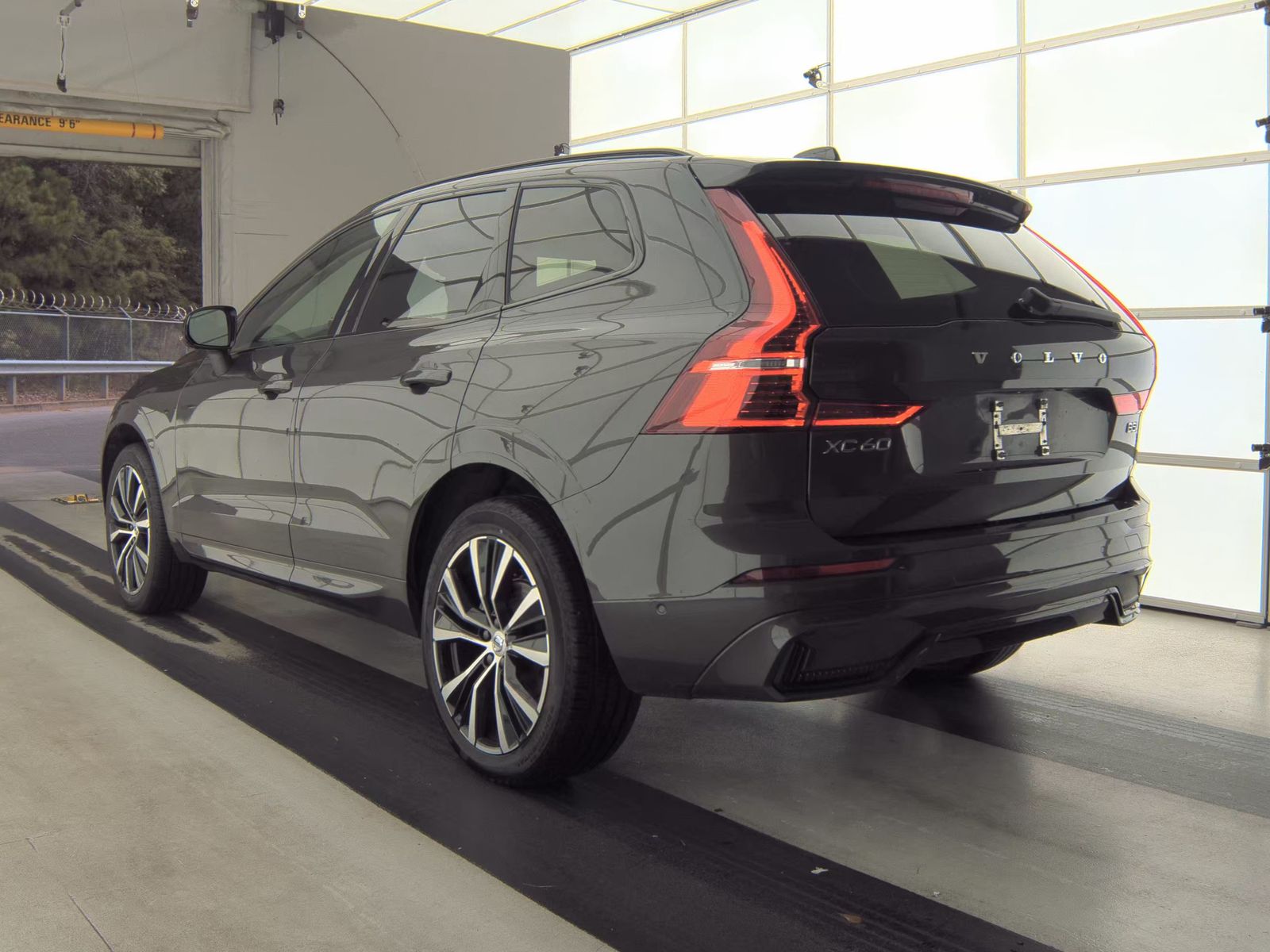 2025 Volvo XC60 B5 Plus AWD
