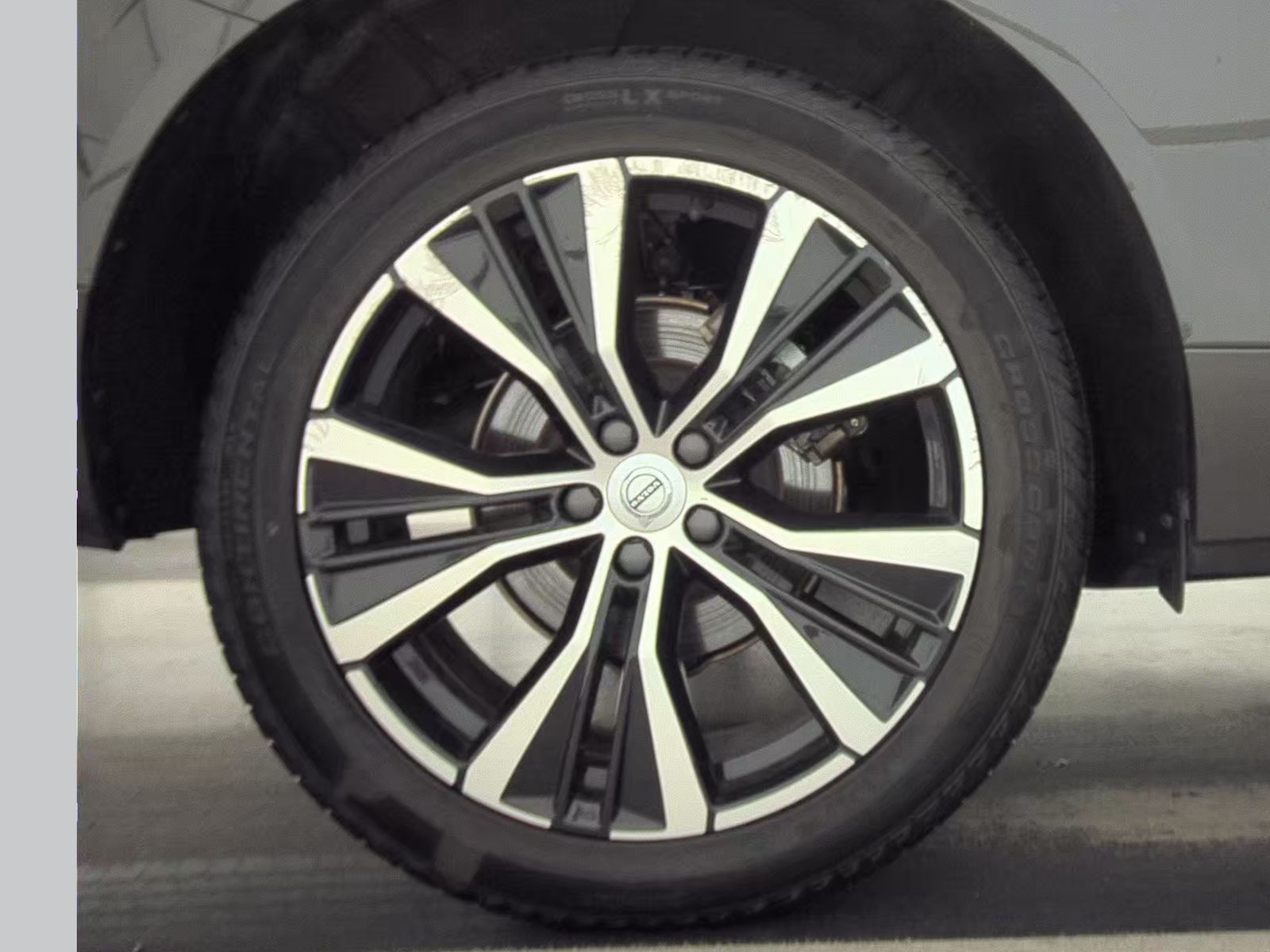 2025 Volvo XC60 B5 Plus AWD