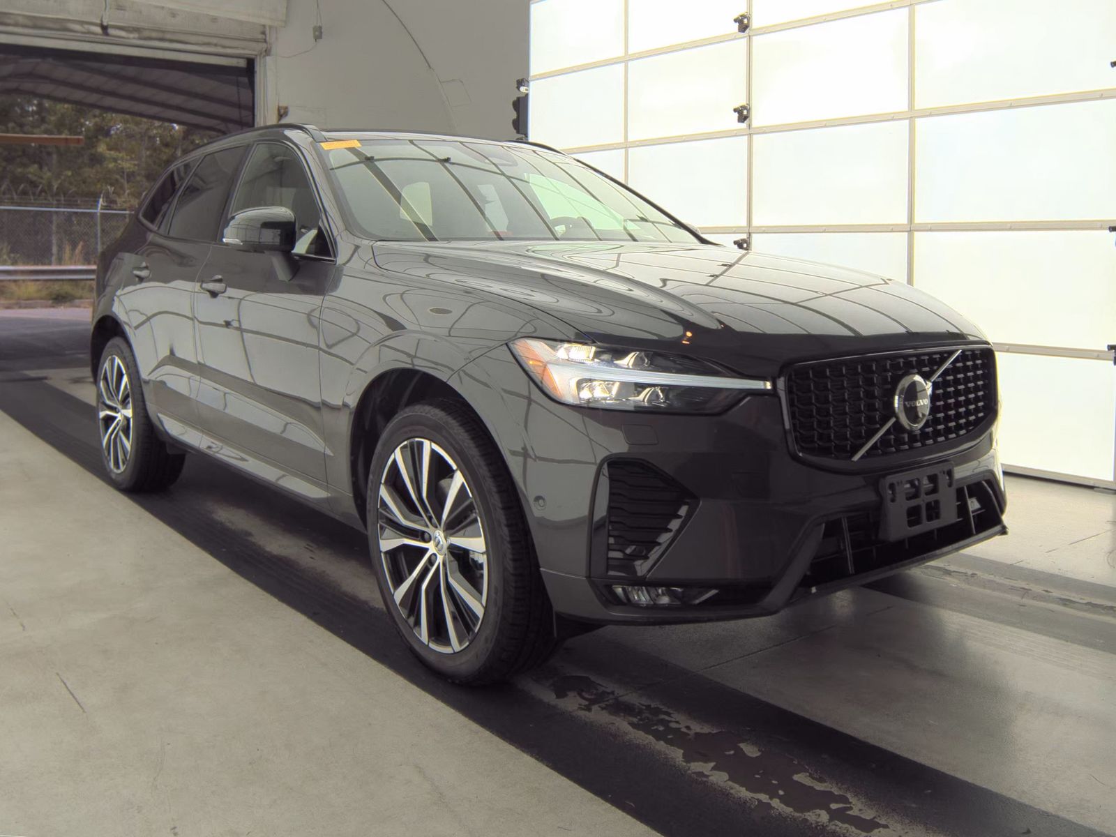 2025 Volvo XC60 B5 Plus AWD